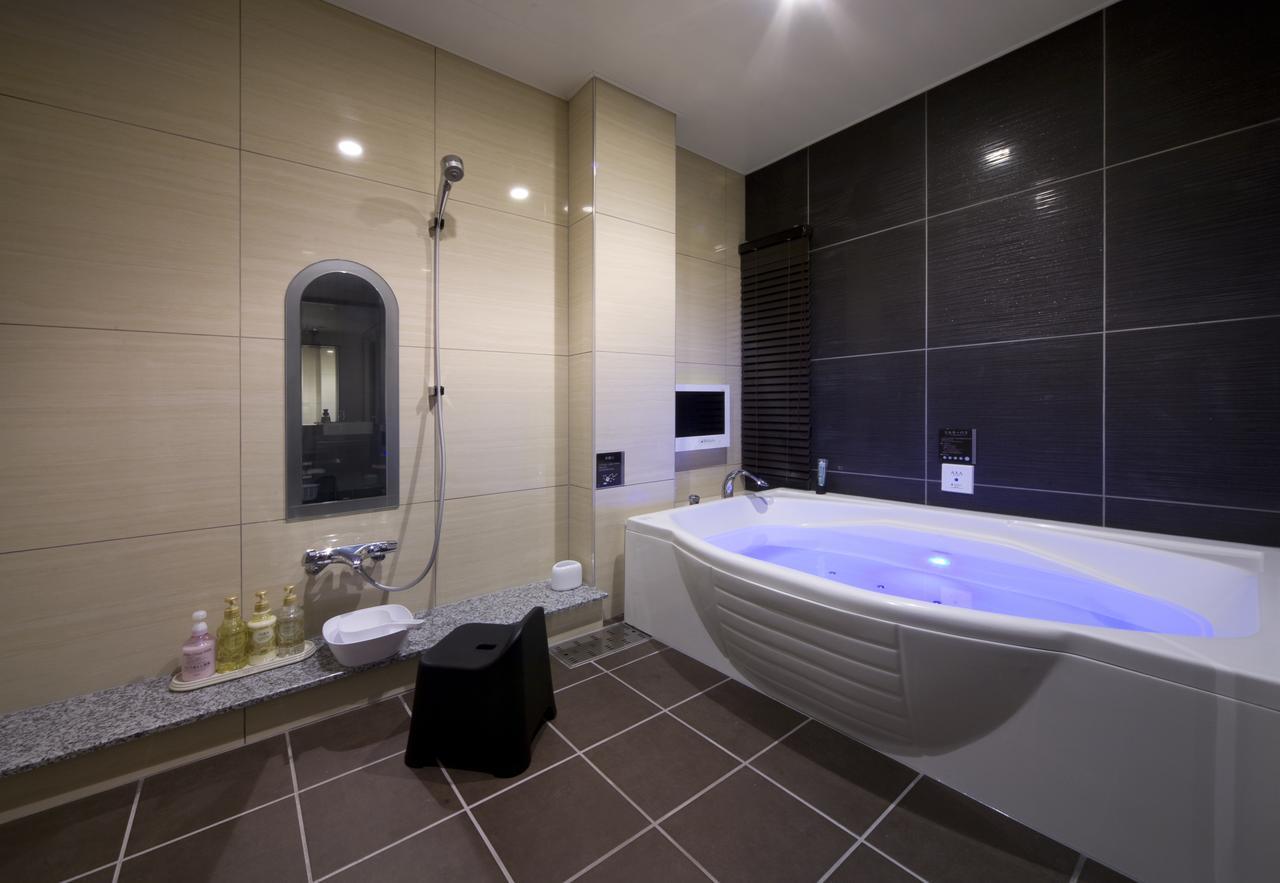 Jewel Hotel Luxury Modern (Adults Only) Miyoshi  Exterior foto