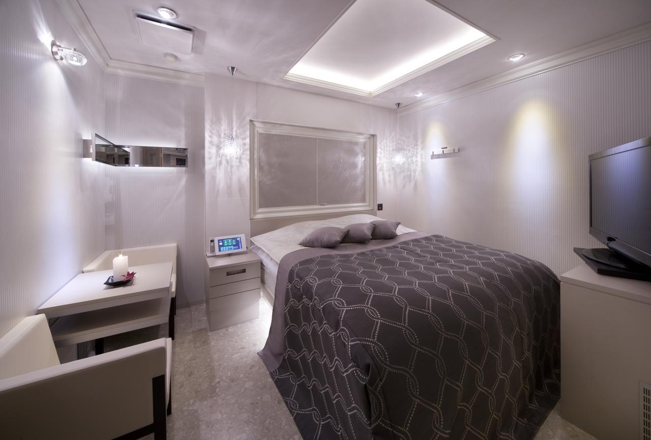 Jewel Hotel Luxury Modern (Adults Only) Miyoshi  Exterior foto